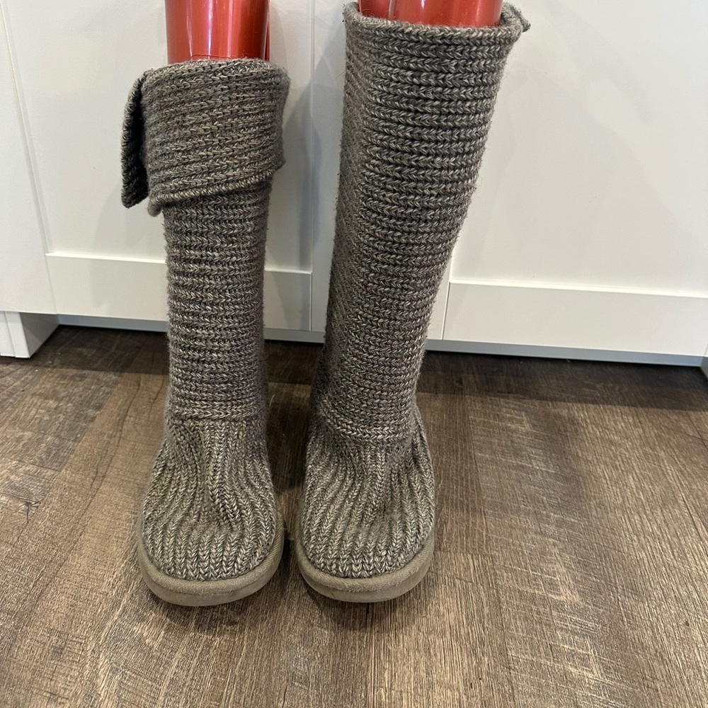 UGG Australia Sweater Cardy Boots Grey women’s size 8